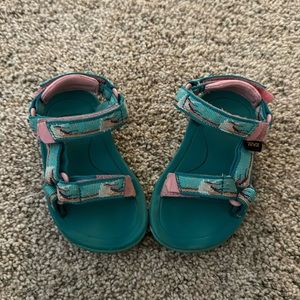 Toddler Girl Tevas - Size 6
